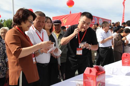 国家地理标志证明商标揭牌 乌兰察布市卓资县被授予“熏鸡之乡”